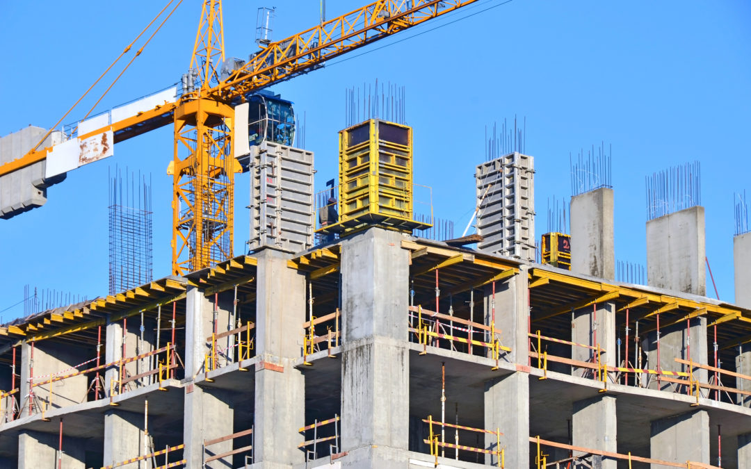 Ñoncrete formwork and crane